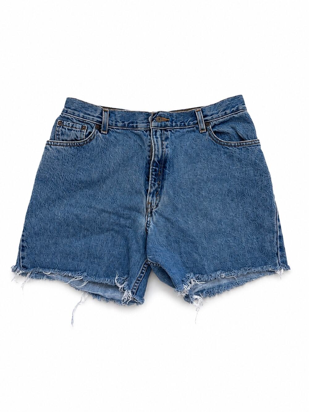 Vintage Levi’s 550 Cutoff Denim Shorts Relaxed Fit Light Wash Raw Hem